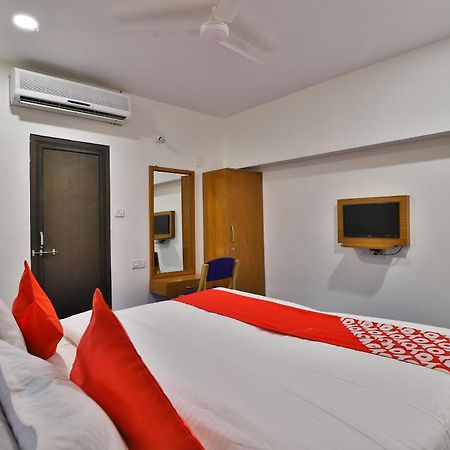 Oyo Milan Party Hall Vadodara Exterior photo