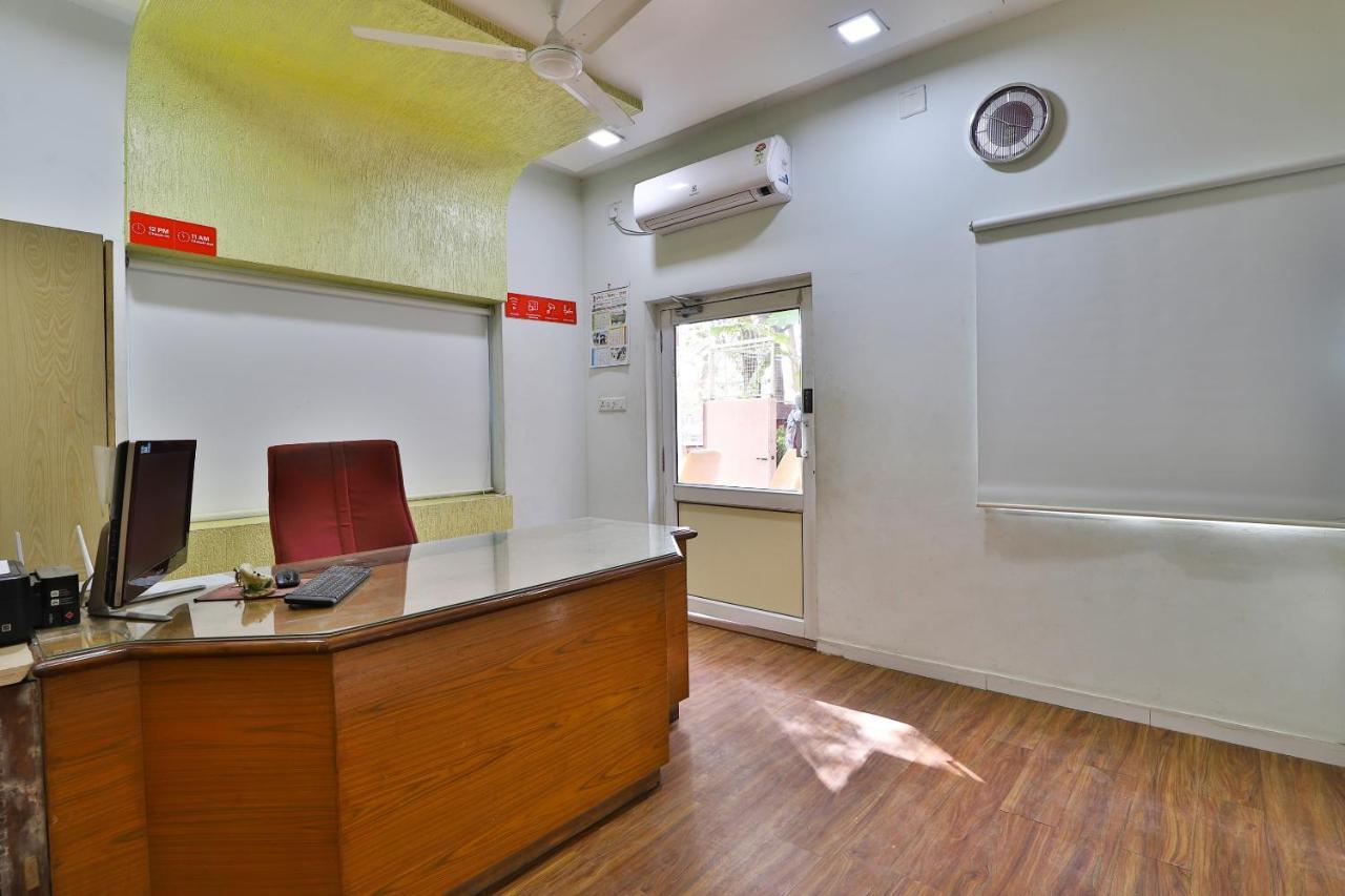 Oyo Milan Party Hall Vadodara Exterior photo